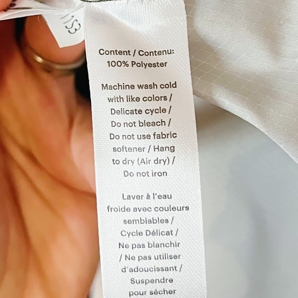 Herschel NWT Women’s Voyage Long Coach Jacket Woodland Camo Print Size Medium - Picture 11 of 15